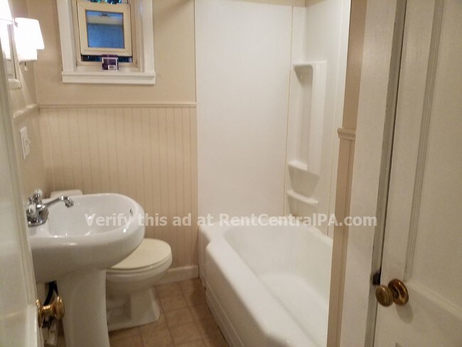 Foto del edificio - 3701 Green St Apt 1