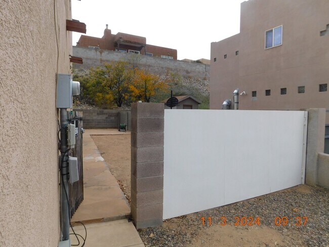 Foto del edificio - 4216 New Vistas Ct NW