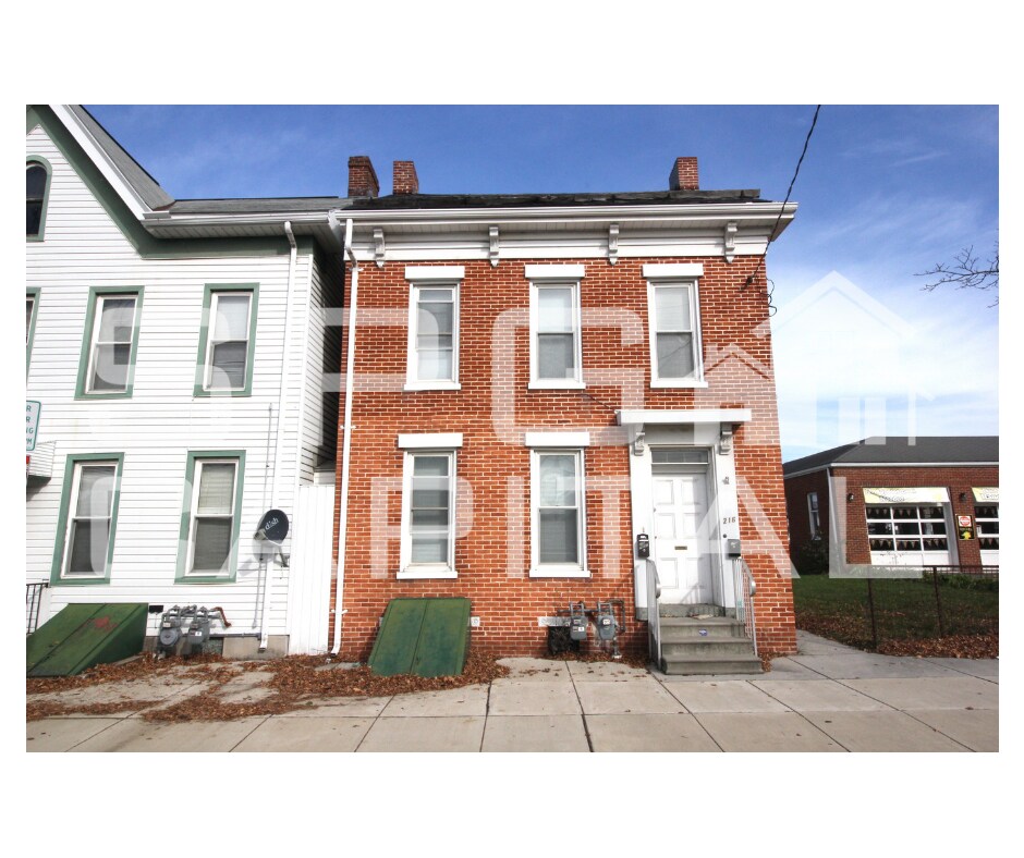 Primary Photo - 216 York St