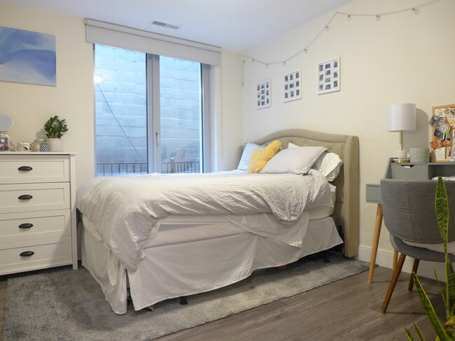 Building Photo - 34 Cunard St