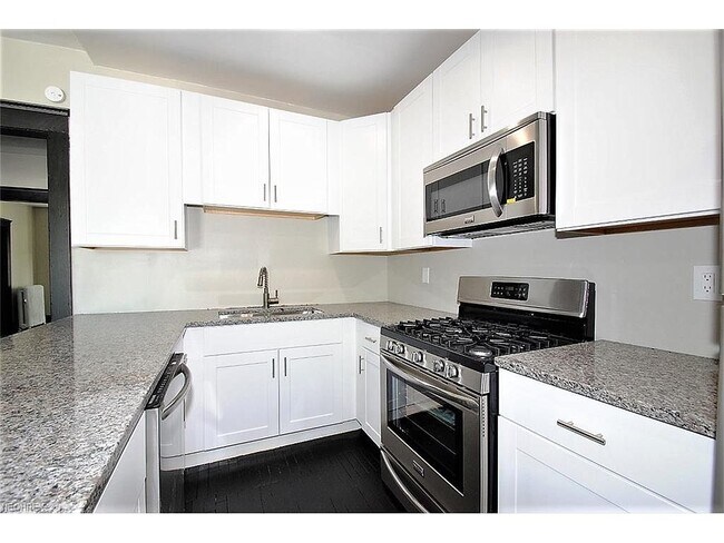 Foto del edificio - 1374 Cove Ave