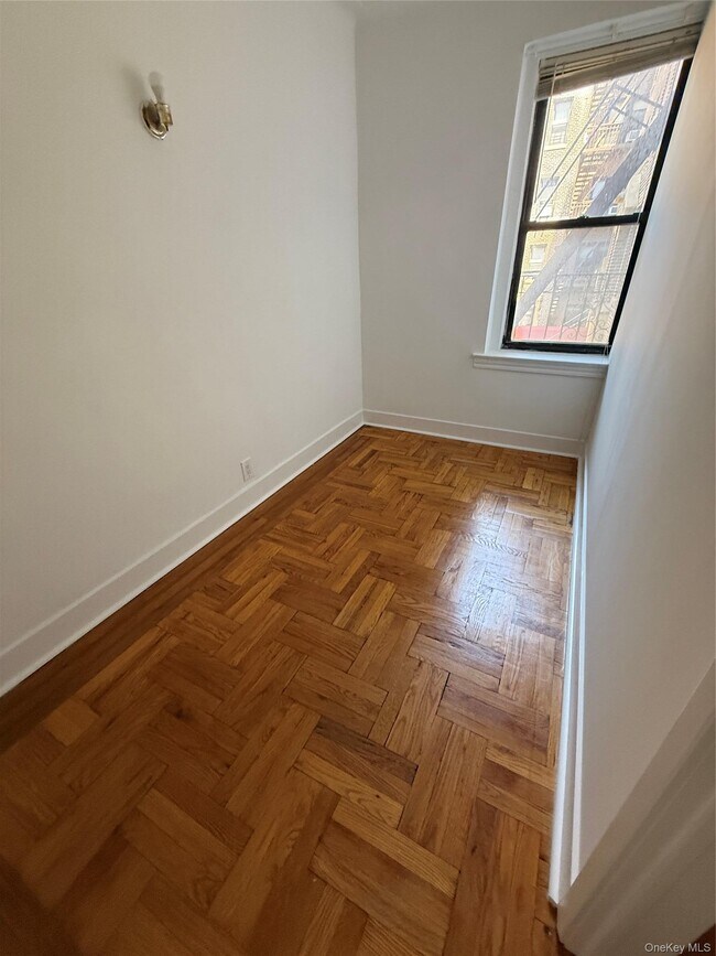 Foto del edificio - 37-21-3780 80th St