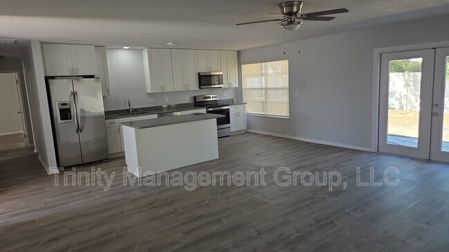 Foto del edificio - 4 Spring Ln Way