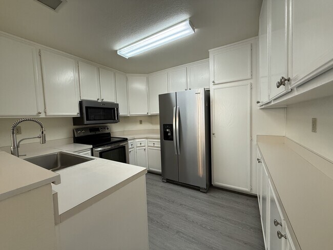 Foto del edificio - 403 Windjammer Cir