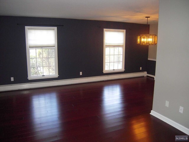 Building Photo - 9A S Maple Ave