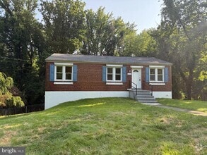 Building Photo - 1606 Thomas Rd