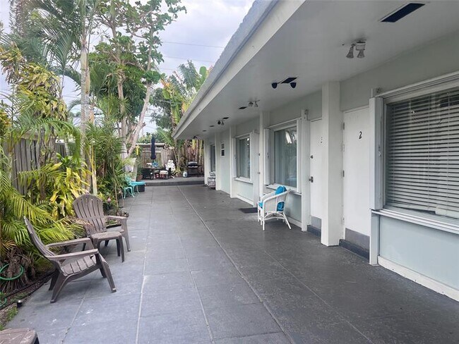 Foto del edificio - 2850 NE 30th St
