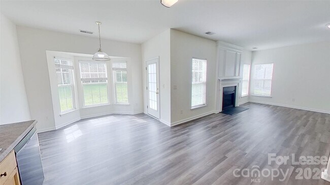 Building Photo - 2014 Rosewater Ln