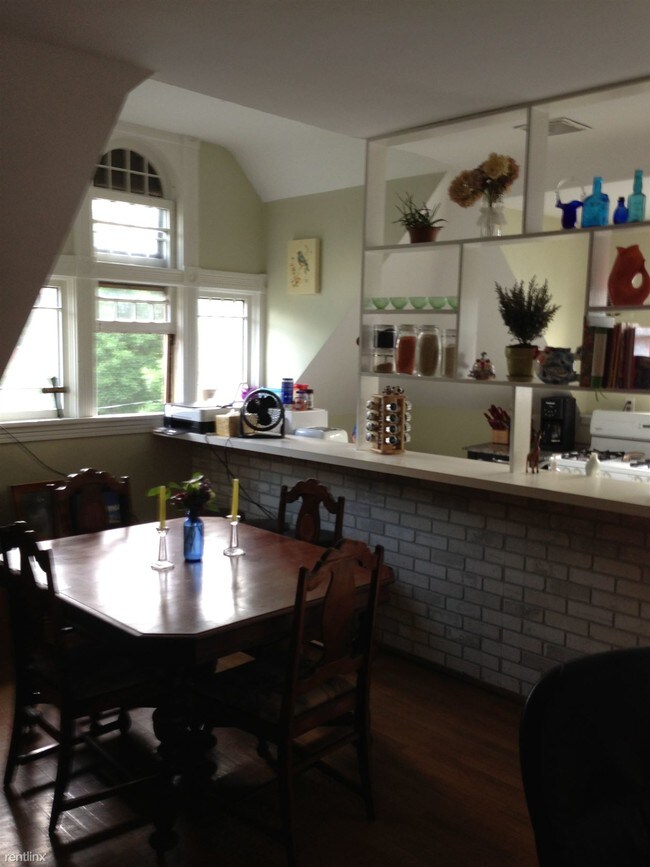 Building Photo - 1 br, 1 bath  - 442 Fountain St NE Apt 5