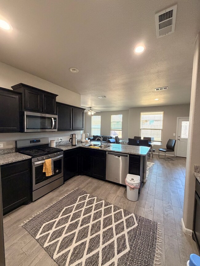 Foto del edificio - 7507 Orion Rd