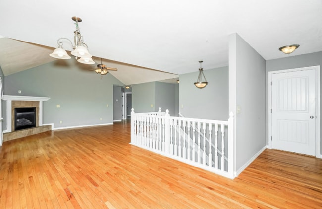 Building Photo - 4673 Oneida Dr