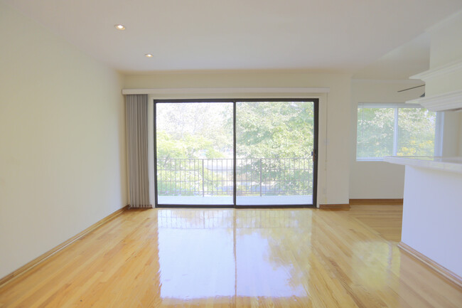 Foto del edificio - 1701 Washington Way