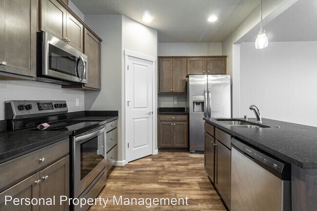 Building Photo - 3 br, 2.5 bath House - 5835 NE 56th Place