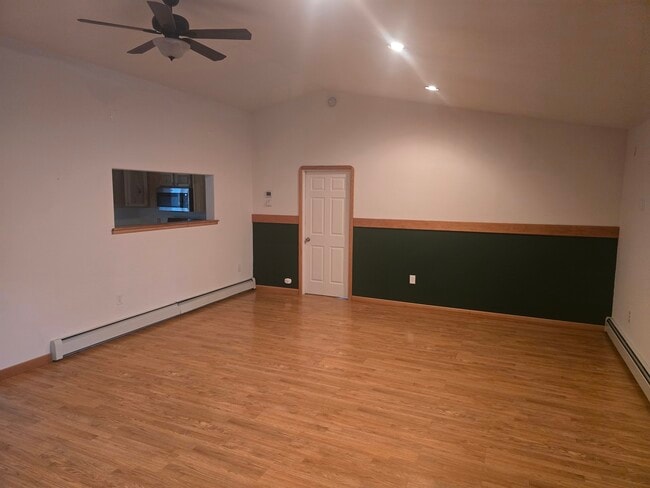 Foto del edificio - 1203 Paige Ave