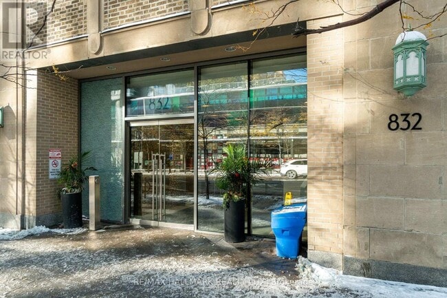 Photo du bâtiment - 832-2832 Bay St.