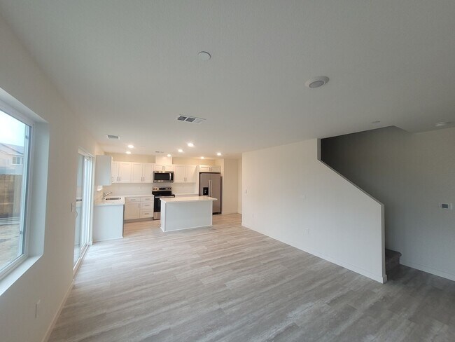 Foto del edificio - Brand new home in Roseville
