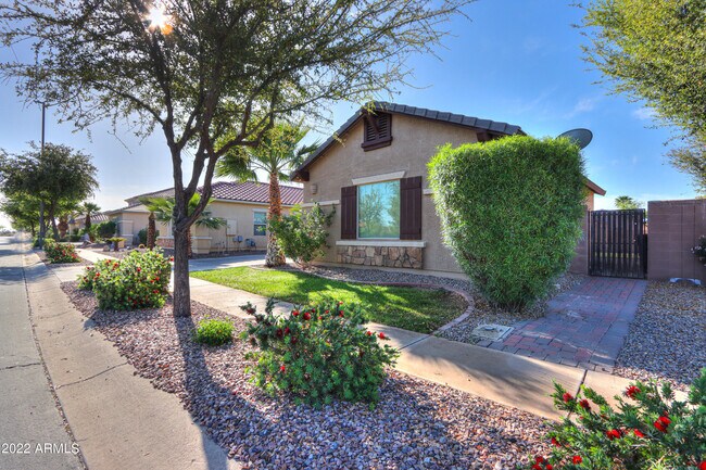 Foto del edificio - 861 E Cherry Hills Dr
