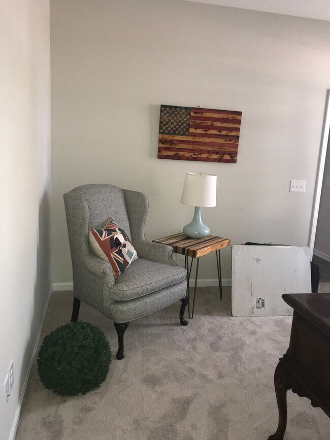 Foto del edificio - 319 Waybridge Way