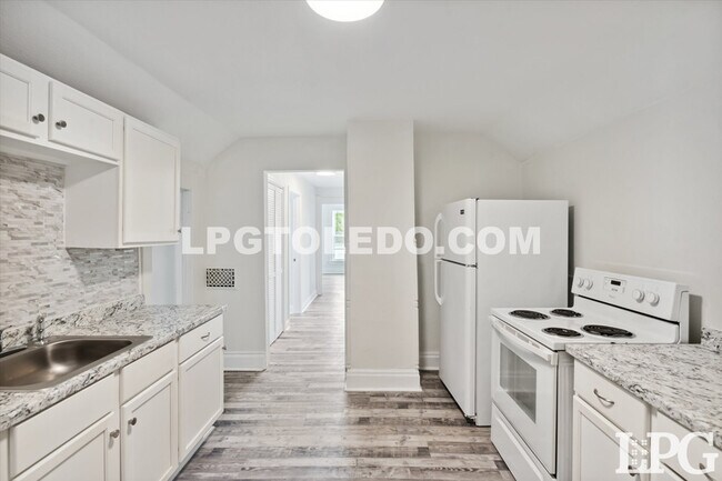 Foto del edificio - 4039 Vermaas Ave