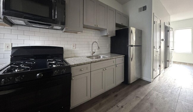 Building Photo - 5513 Ludlow St