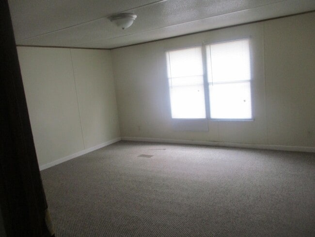 Building Photo - 40 Yoakum Cir