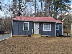Building Photo - 203 Stroud St
