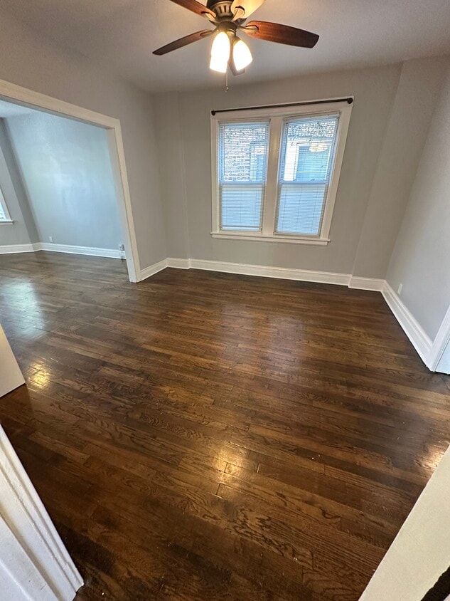 Foto principal - 3733 W Addison St