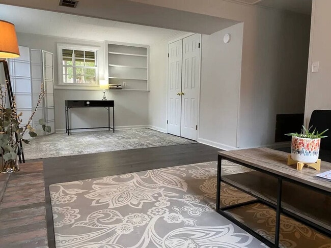 Building Photo - 19 Curt Blvd