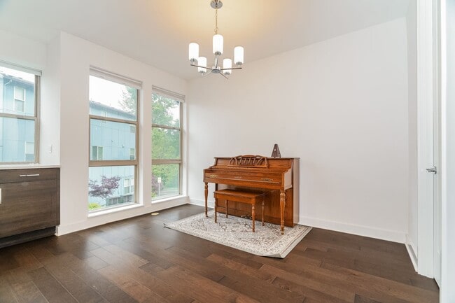 Building Photo - 13665 SE 67th Pl.