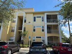 Foto principal - Fully Furnished 2-Bed, 2-Bath Condo with W...