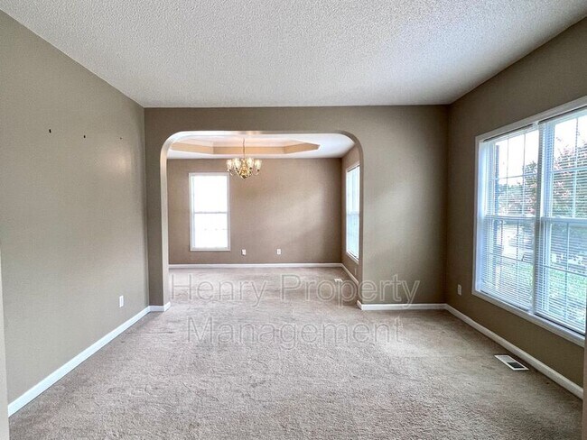 Foto del edificio - 504 Fryar Creek Dr