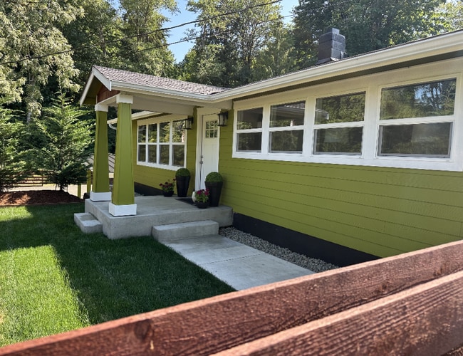 Building Photo - 3325 Delphi Rd SW
