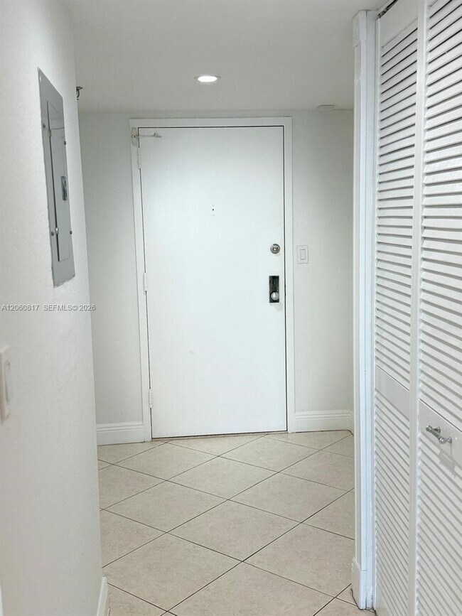 Foto del edificio - 2625 Collins Ave