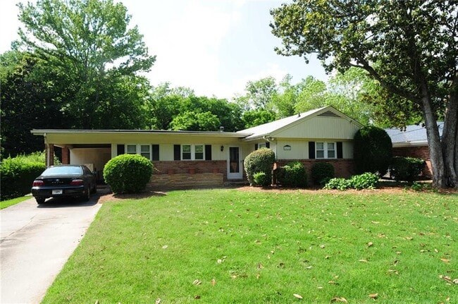 Building Photo - 1632 Anita Pl NE