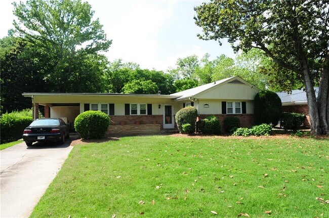 Foto del edificio - 1632 Anita Pl NE