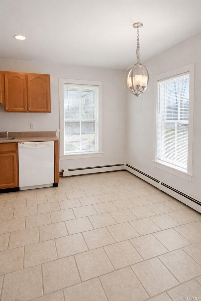 Building Photo - 43 Barton St