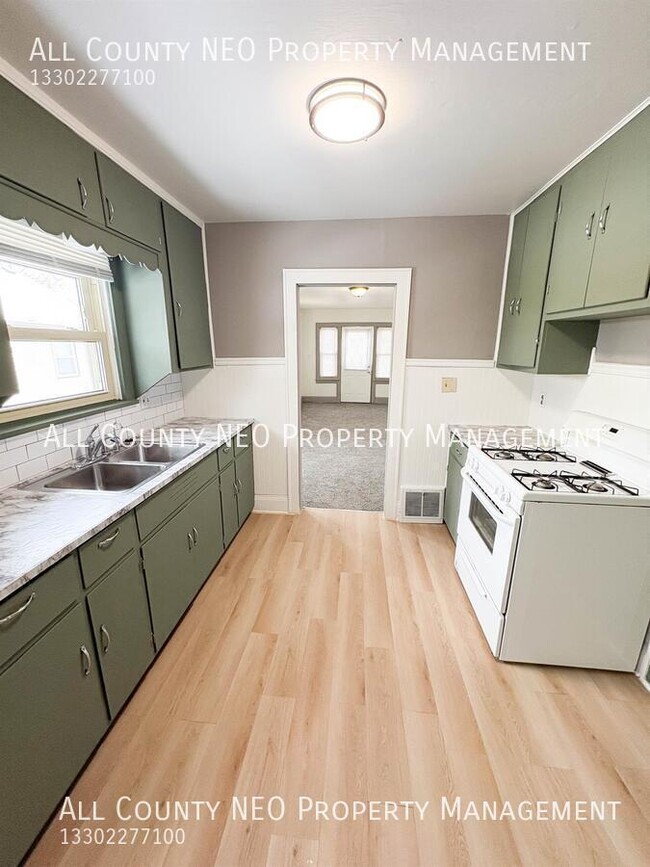 Building Photo - 841 Concord Ave