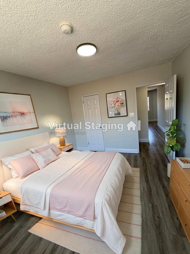 Photo - 609 W 94th St Apartment