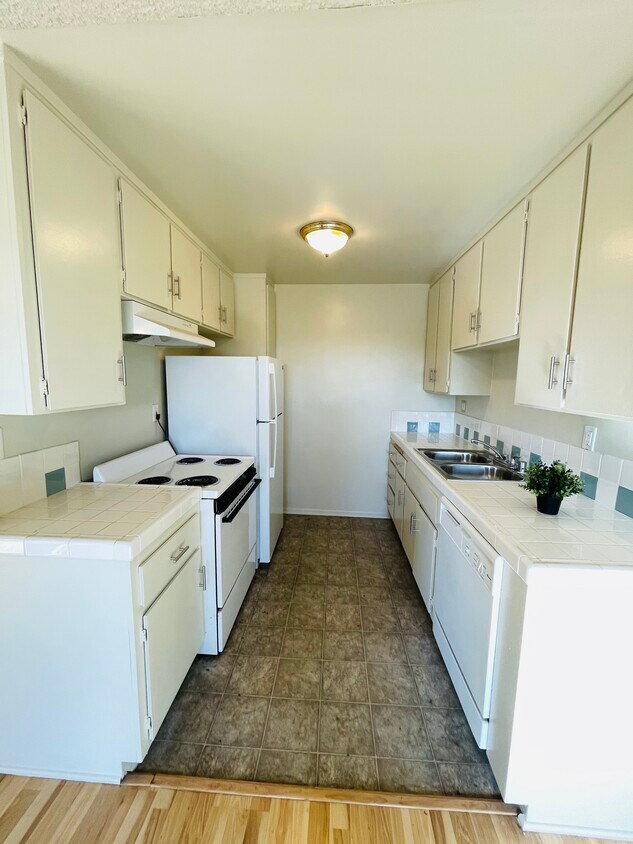 Large Kitchen - 10425 Irene St