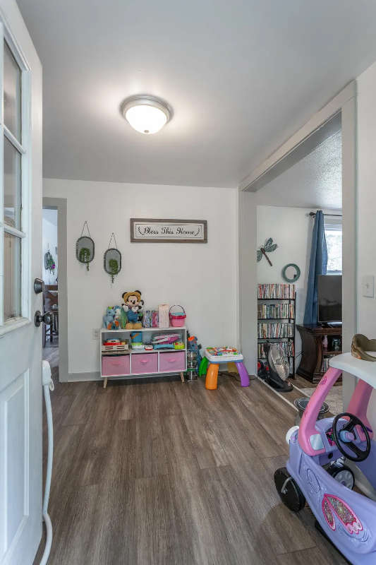 Building Photo - 4915 Orchard Dr