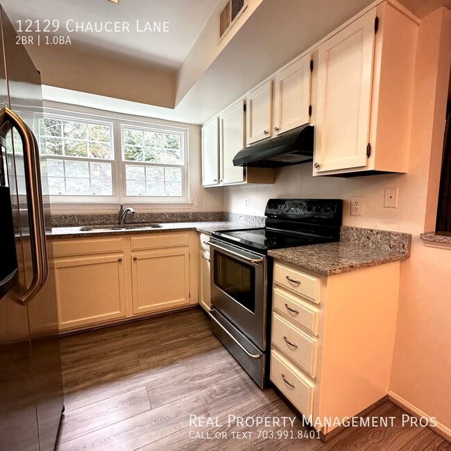 Building Photo - 12129 Chaucer Ln