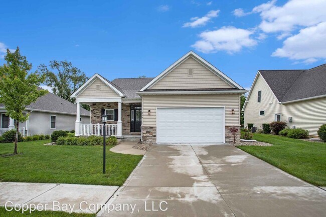 Building Photo - 4 br, 2 bath House - 708 Red Sunset Ave. L...