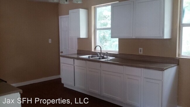 4 br, 2 bath House - 6336 Toni Ave photo'