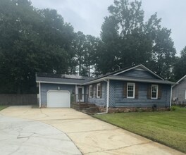 Building Photo - 710 Stonewall Ave