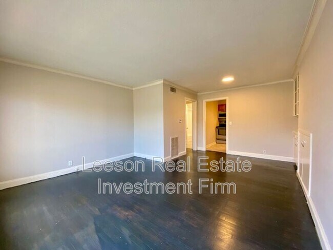 Foto del edificio - 503 Dudley Dr