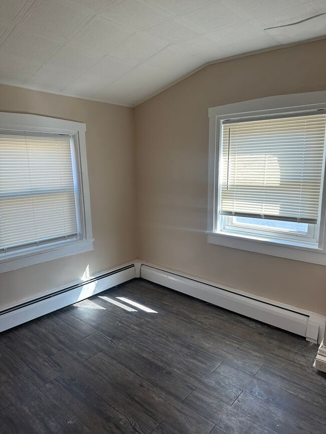 Photo - Charming 3 Bedroom 2 Bathroom House near RACC