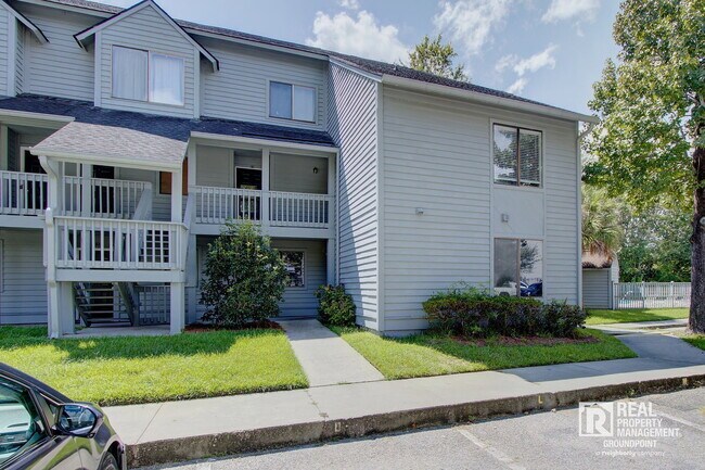 Foto del edificio - 8471 Yadkin Cir