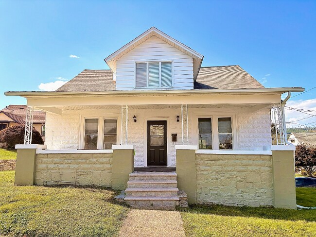 Foto del edificio - 863 N Rebecca Ave