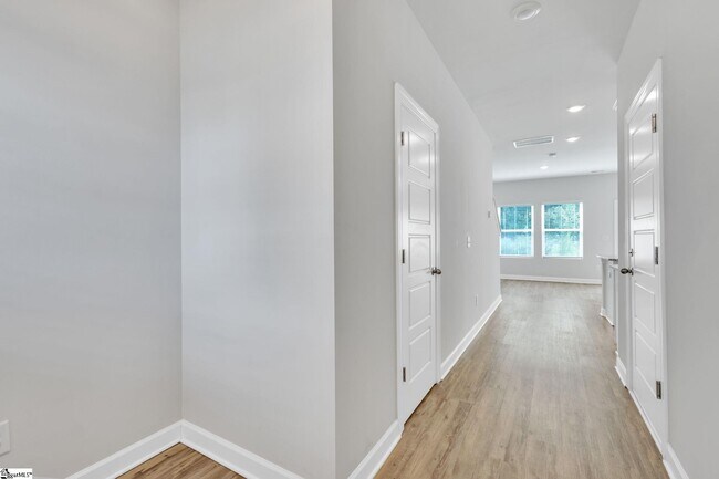 Foto del edificio - 106 Telford Dr