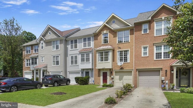 Foto del edificio - Modern Three-Level Townhome in the Heart o...